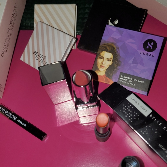 Beauty Bundle: Koda, Makeup Forever, Sugar, Beaute - Picture 3 of 5